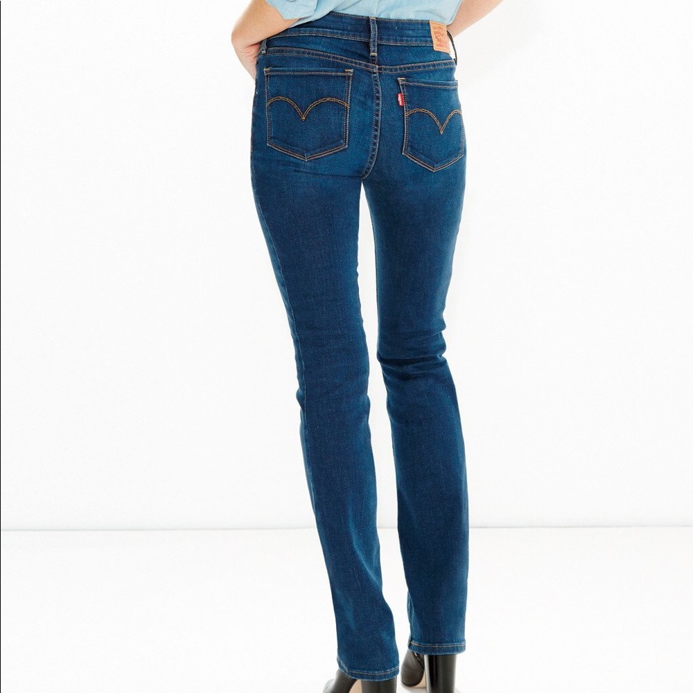 Levi’s 712 Slim Fit Jeans